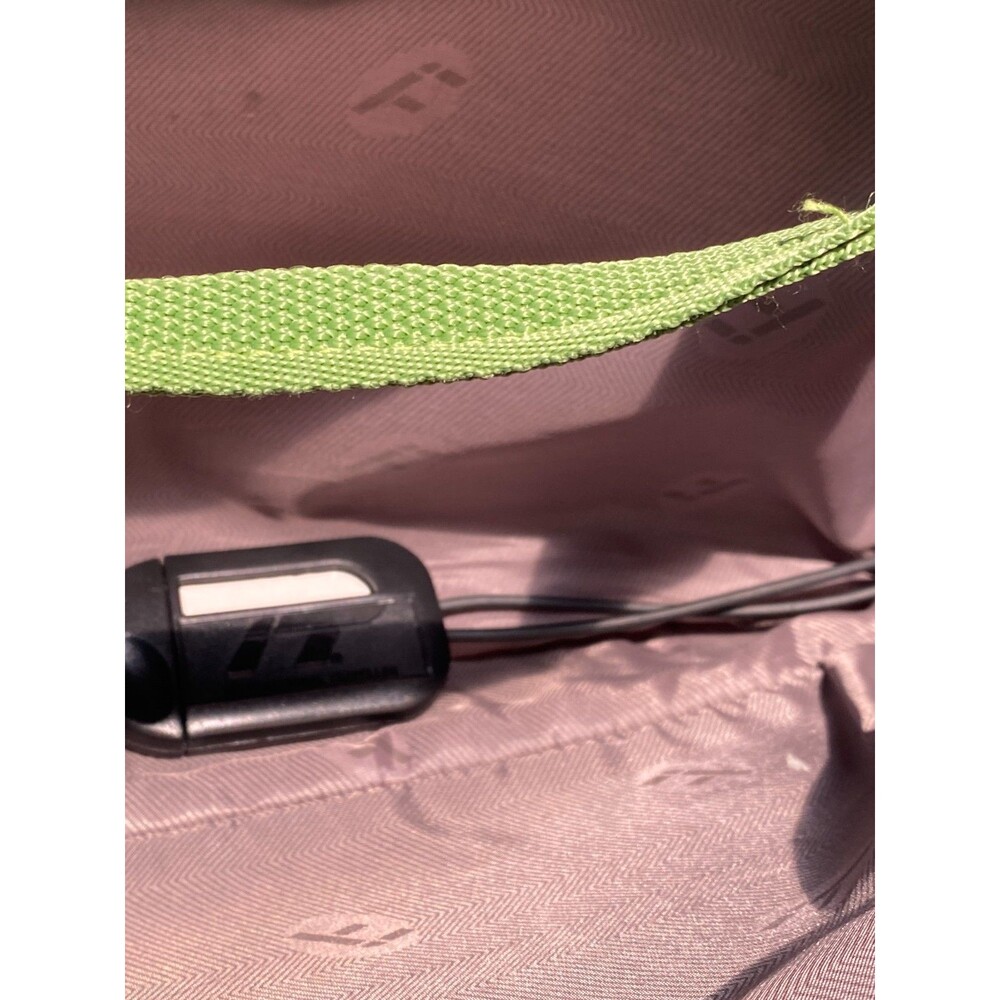 VTG International Traveler (IT) Brand Carry on Bag Green w/ Vera Bradley Strap - Picture 11 of 12